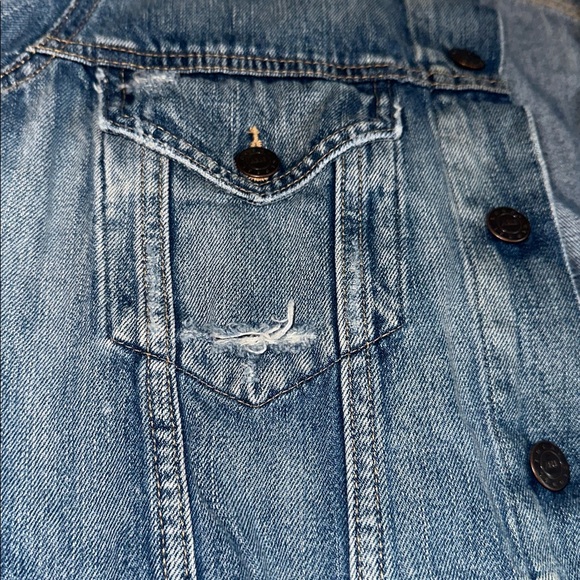 ABLE - Picture 3 of 8